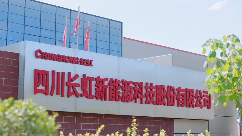 光伏板材质：单晶与多晶的较量，揭秘性能差异